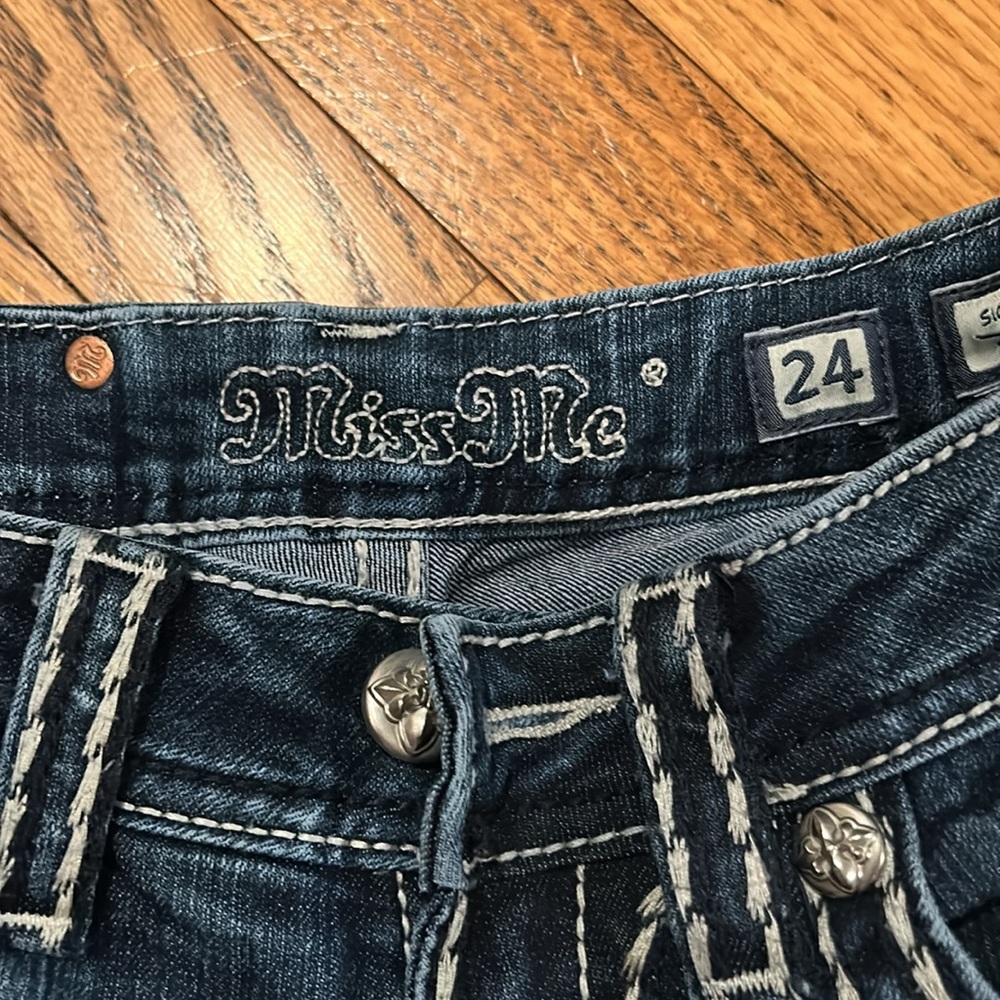 Miss Me Signature Skinny Jeans - Picture 3 of 7